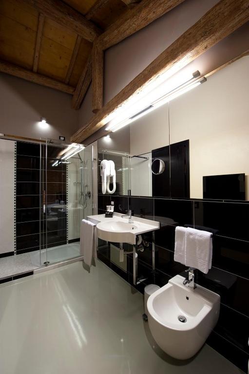 Solaris & Hotel 4*