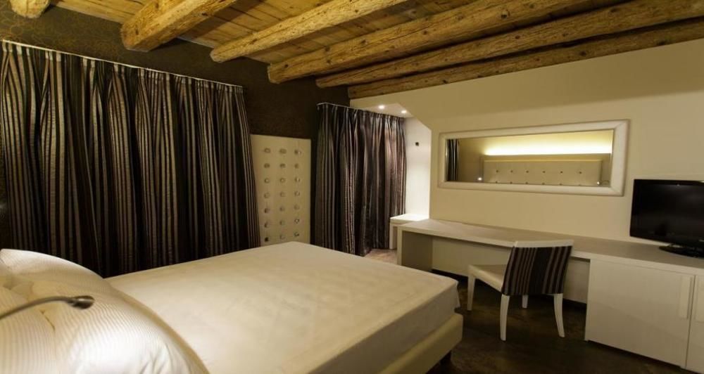 Solaris & Hotel